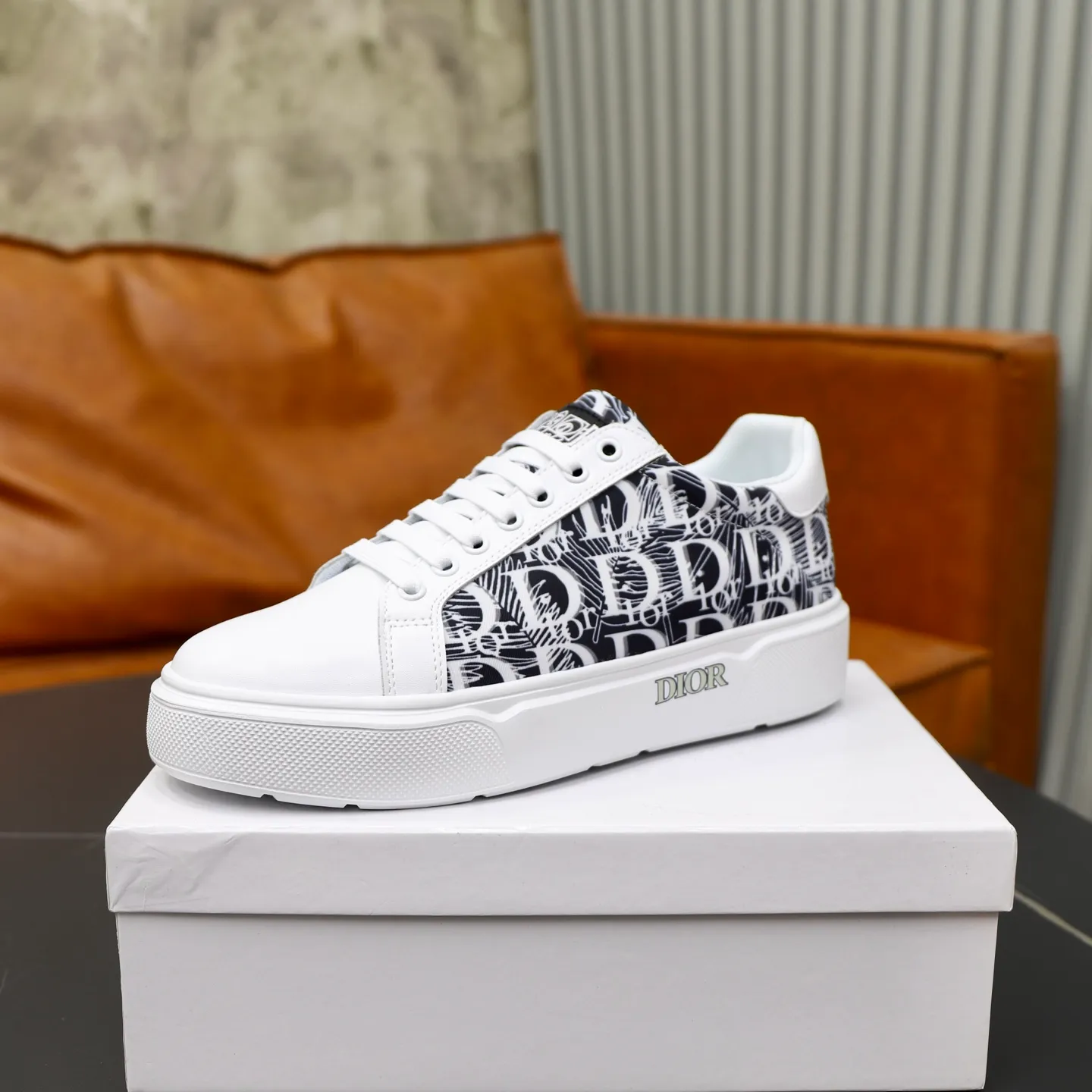 Ex-factory price: 440💰🙅‍♂️🙅‍♂️🙅‍♂️ Brand: Dior DIOR Standard code: 38-44 (45 customized) Grade: Same as the official website Material: Original fabric Comfortable lining Lightweight wear-resistant outsole Style category: Men's fashionable casual shoes Running sneakers Distinguished luxury brand elements Top luxury Color: Actual picture color